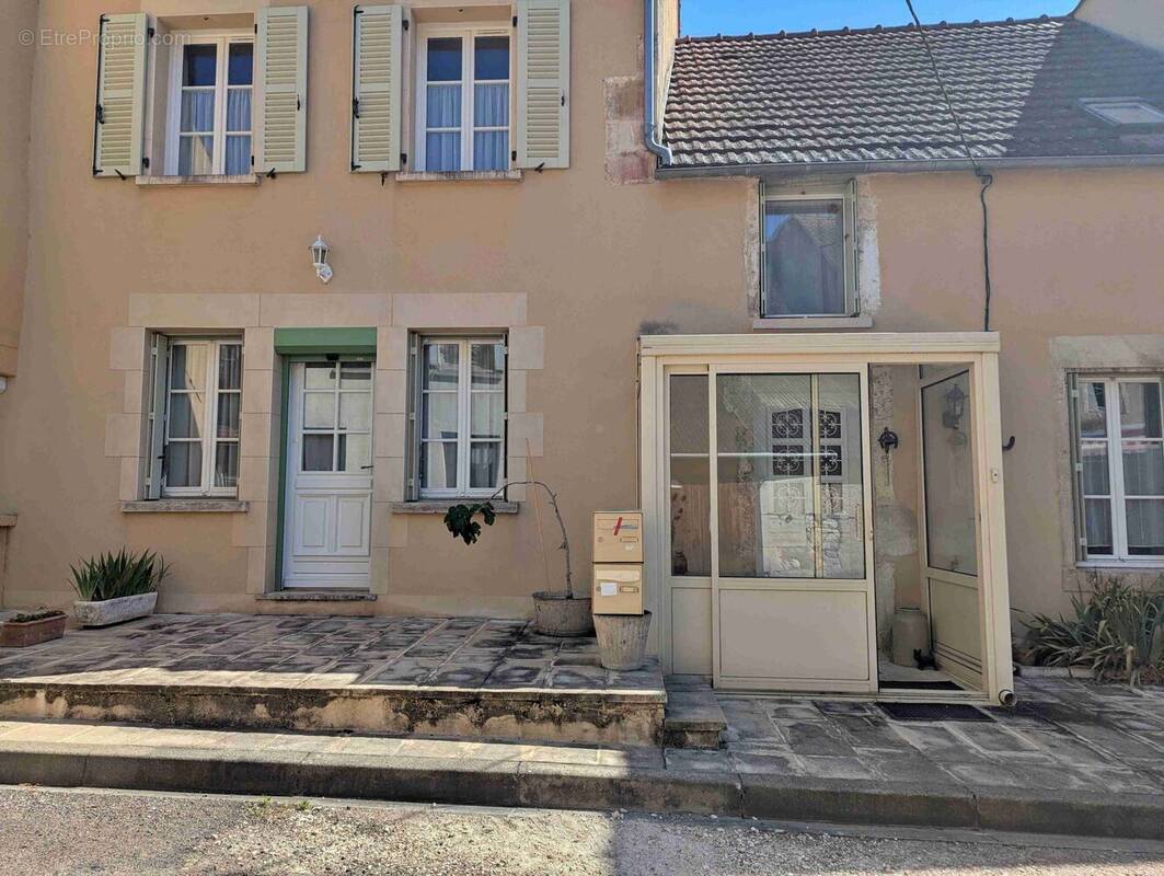 Maison à vendre 6 pièces à Coulanges sur Yonne - Maison à COULANGES-SUR-YONNE