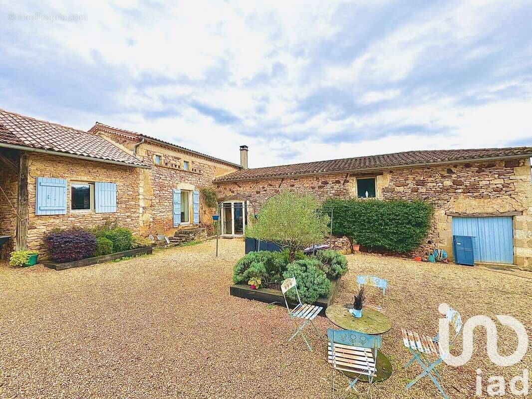 Maison 142 m² à Saint-Front-Sur-Lemance  - photo 4