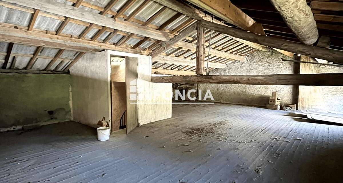 Appartement à LA JAVIE