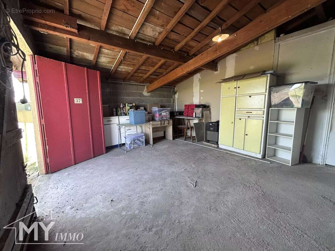 MASSUGAS : Maison de plain-pied avec double garage - photo 12