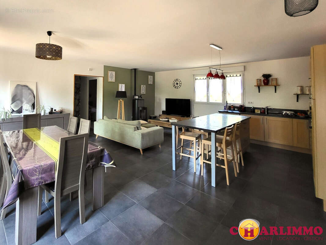 Maison à SAINT-JUNIEN