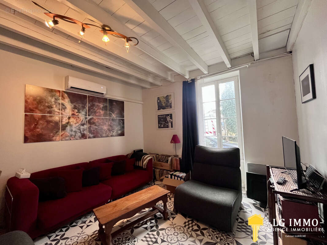Maison à MORTAGNE-SUR-GIRONDE