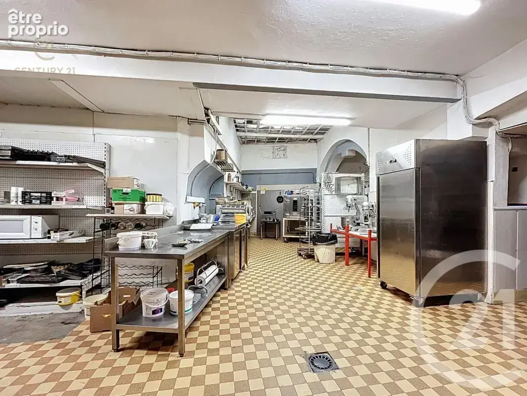 Local commercial - photo 8
