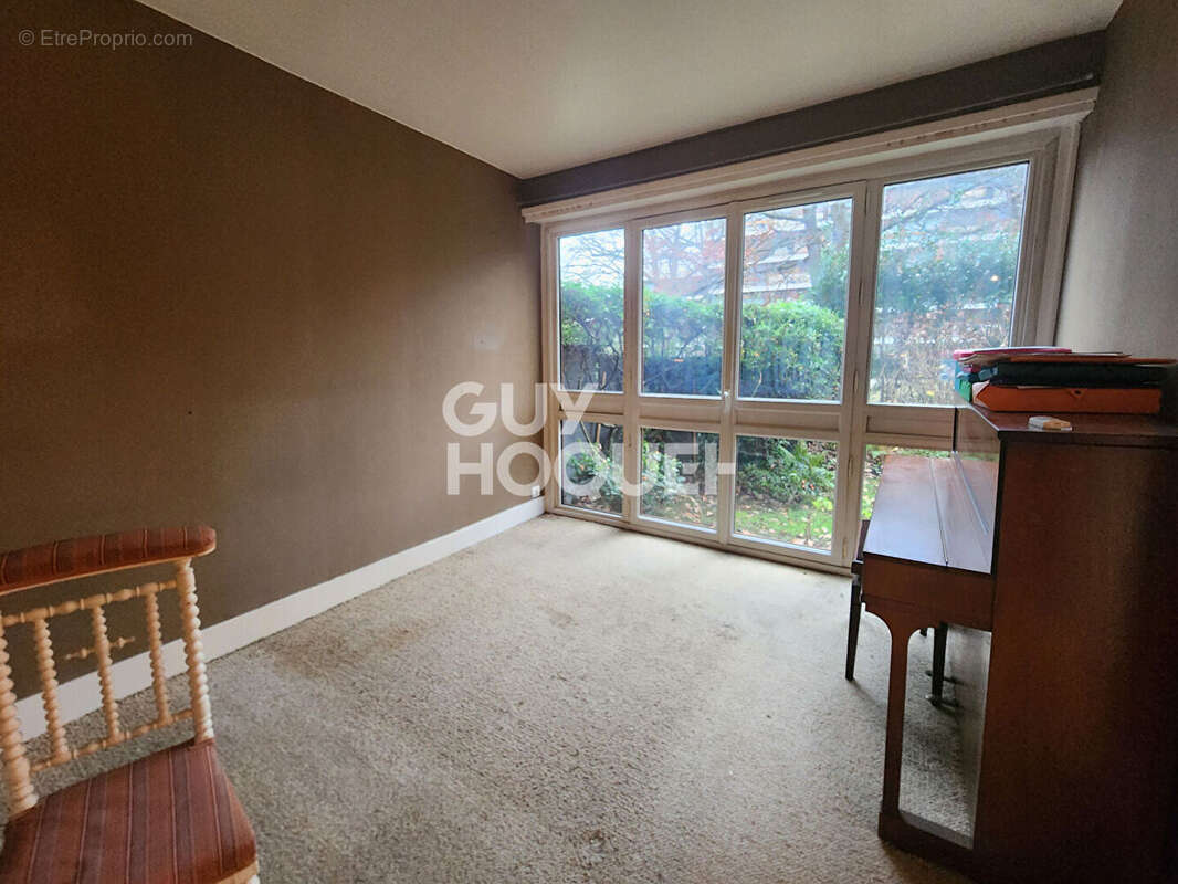 Appartement à LA CELLE-SAINT-CLOUD