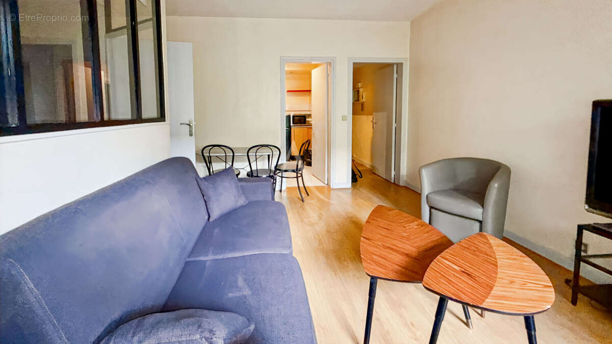 Appartement à NEUILLY-SUR-SEINE