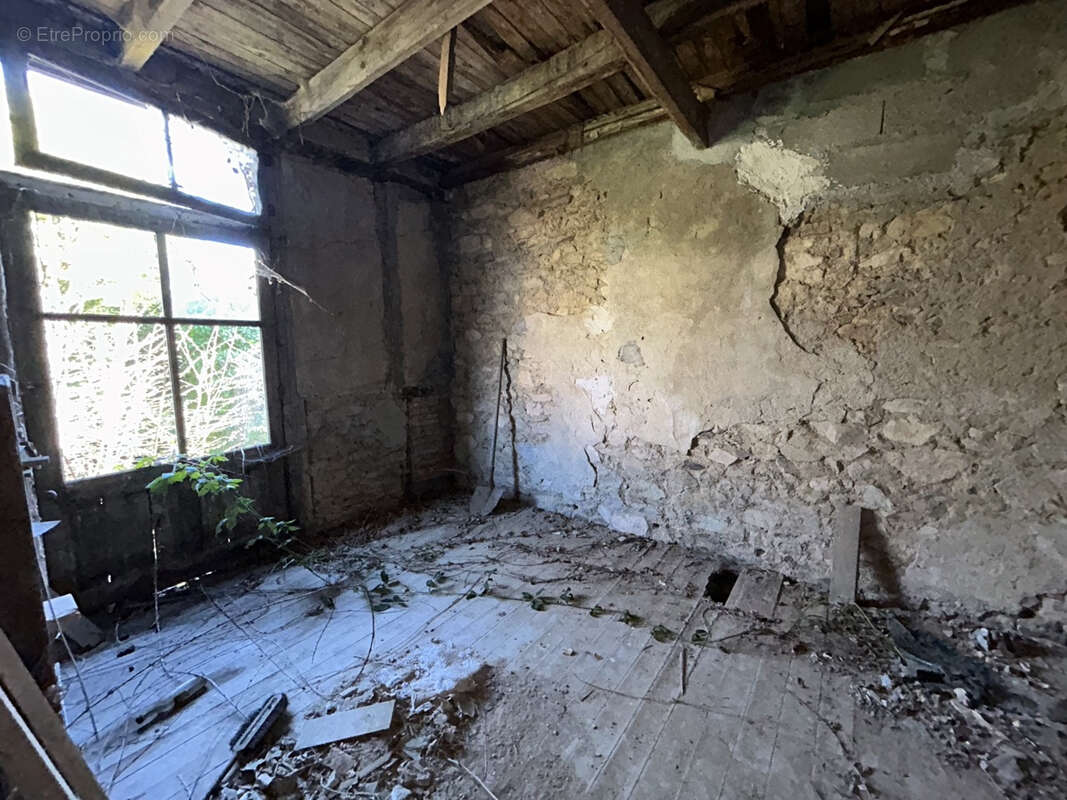 Maison à LAGRAULIERE