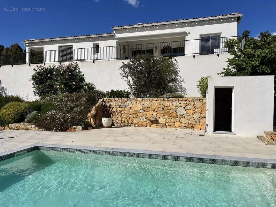 Maison à LORGUES
