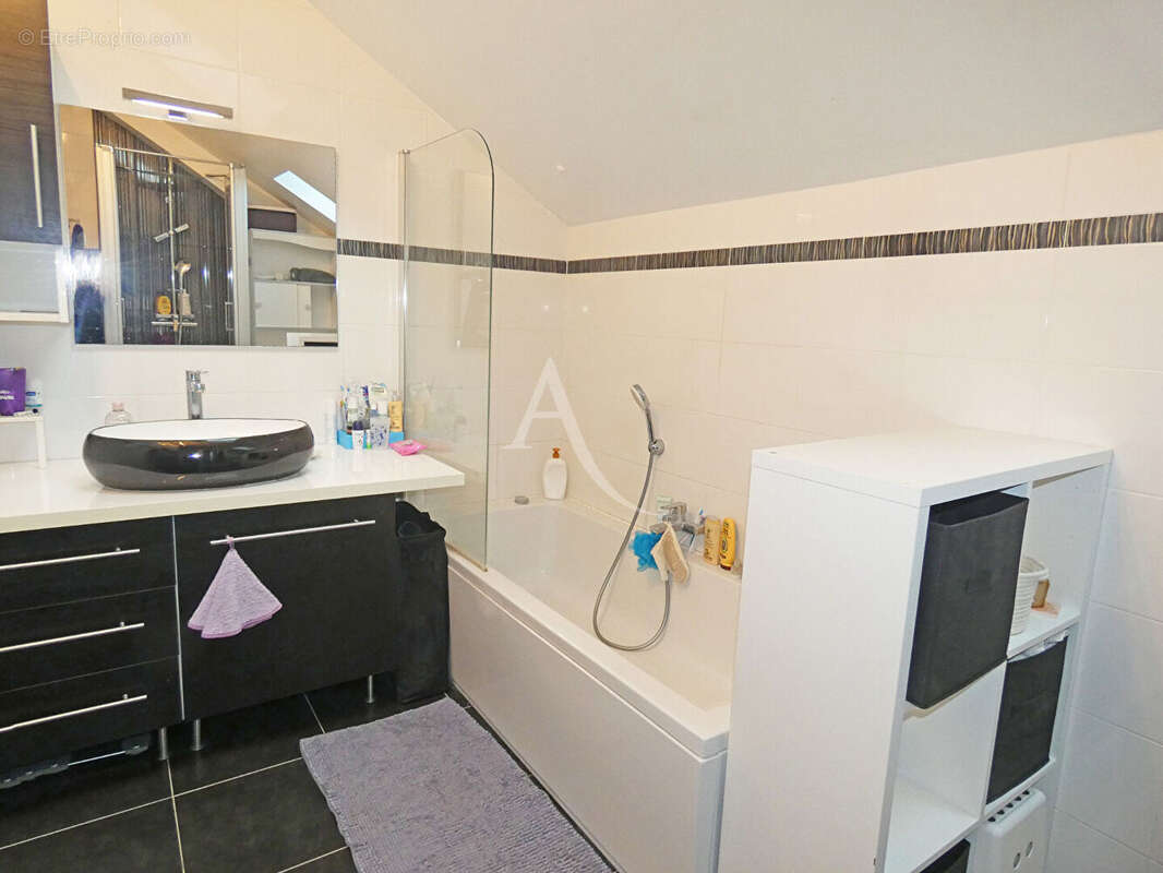 Maison à NEUILLY-SUR-MARNE