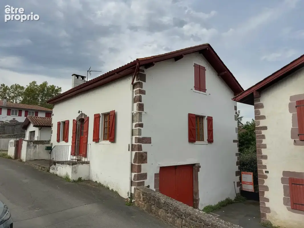 Maison centre ville de Saint Jean Pied de Port avec garage et jardin - photo 24