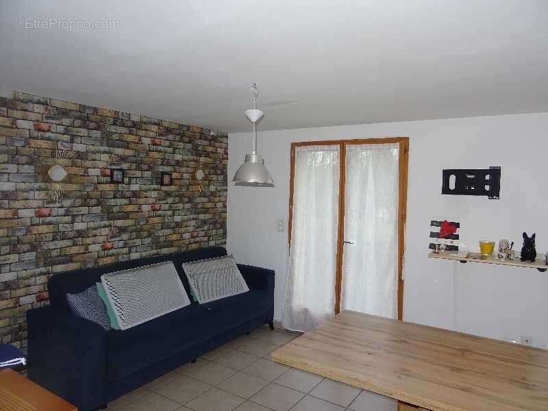 Maison à NEUVIC-ENTIER