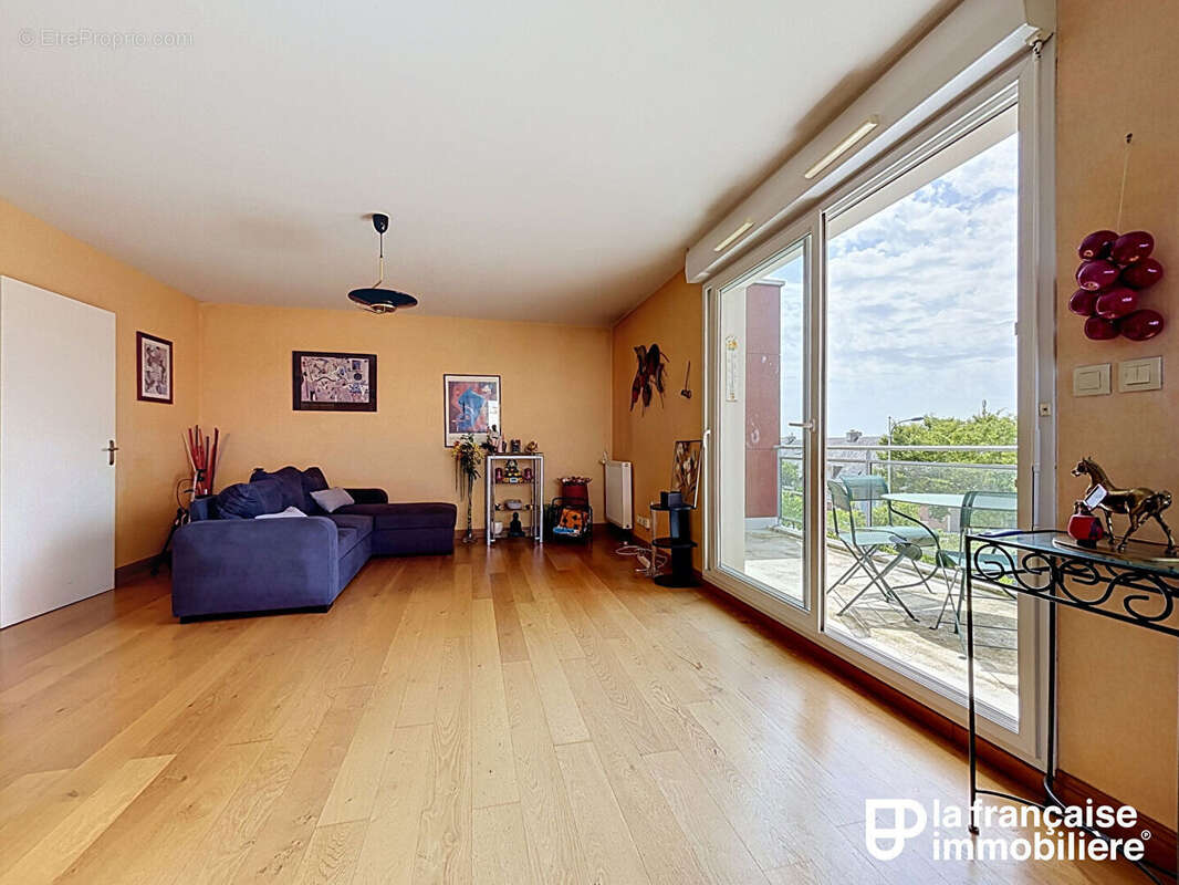 Appartement à MONTGERMONT