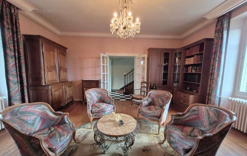 Maison à SAINT-JEAN-SUR-MAYENNE