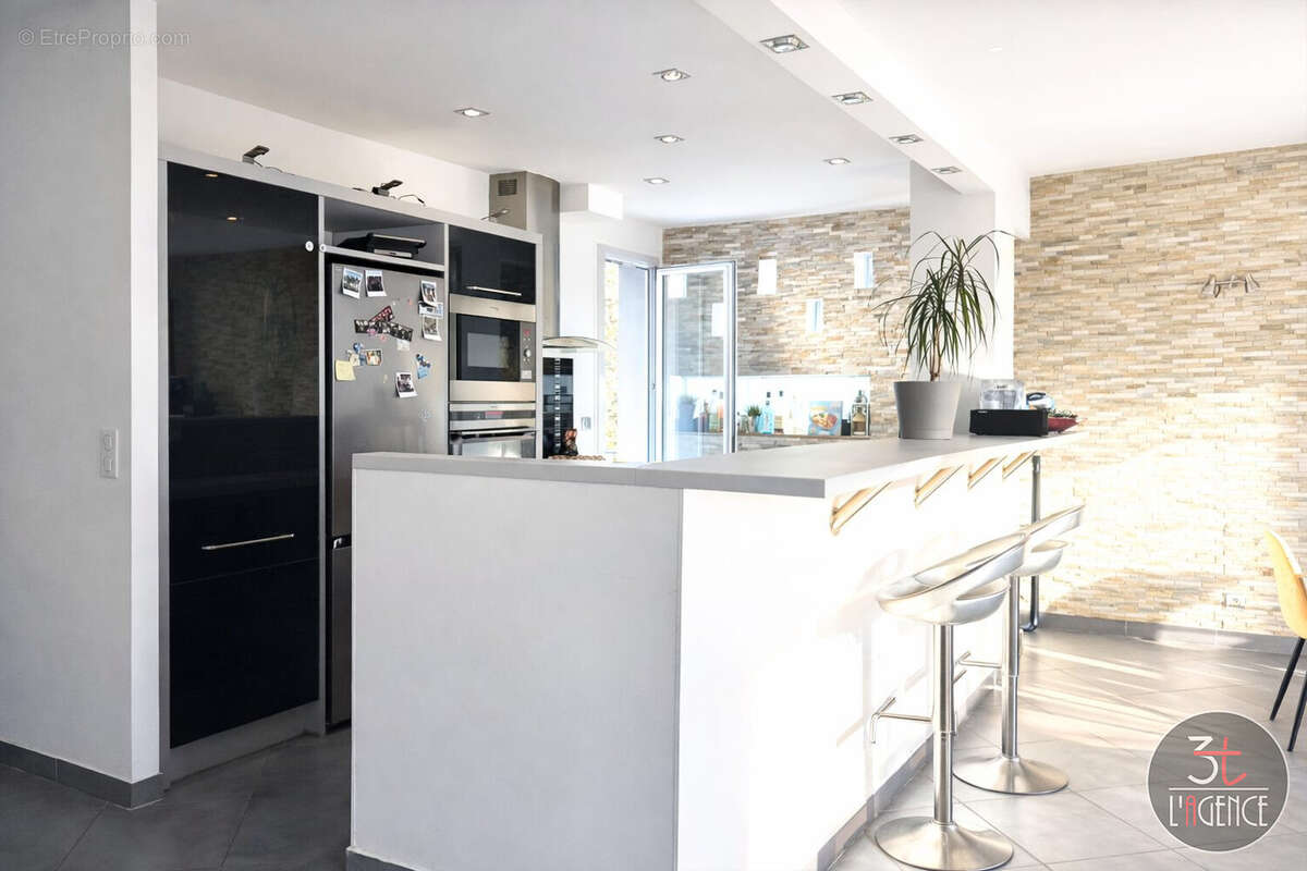 Appartement à FONTENAY-SOUS-BOIS