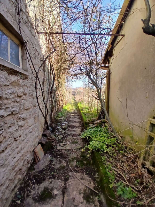 Maison à LONS-LE-SAUNIER