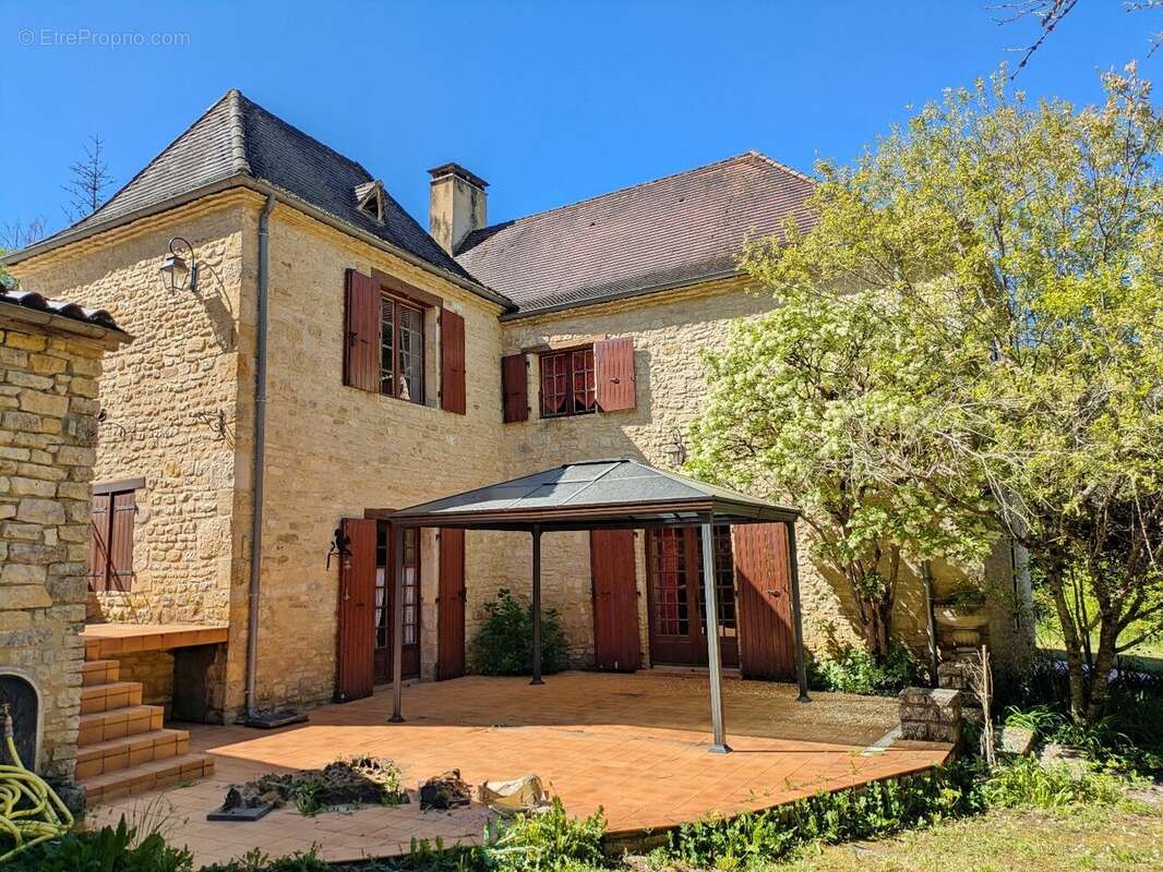Ancien moulin en pierre de 160 m² avec piscine. - photo 2