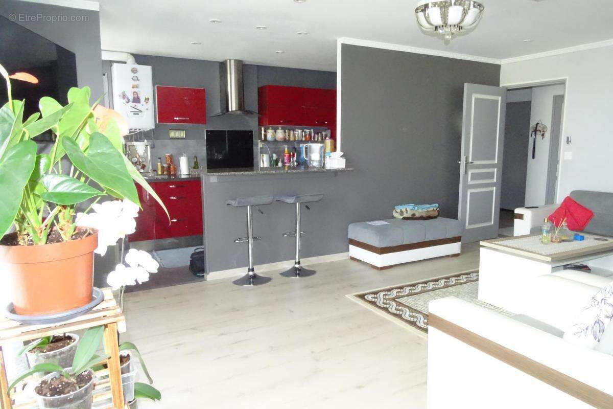 Appartement à FOUGERES