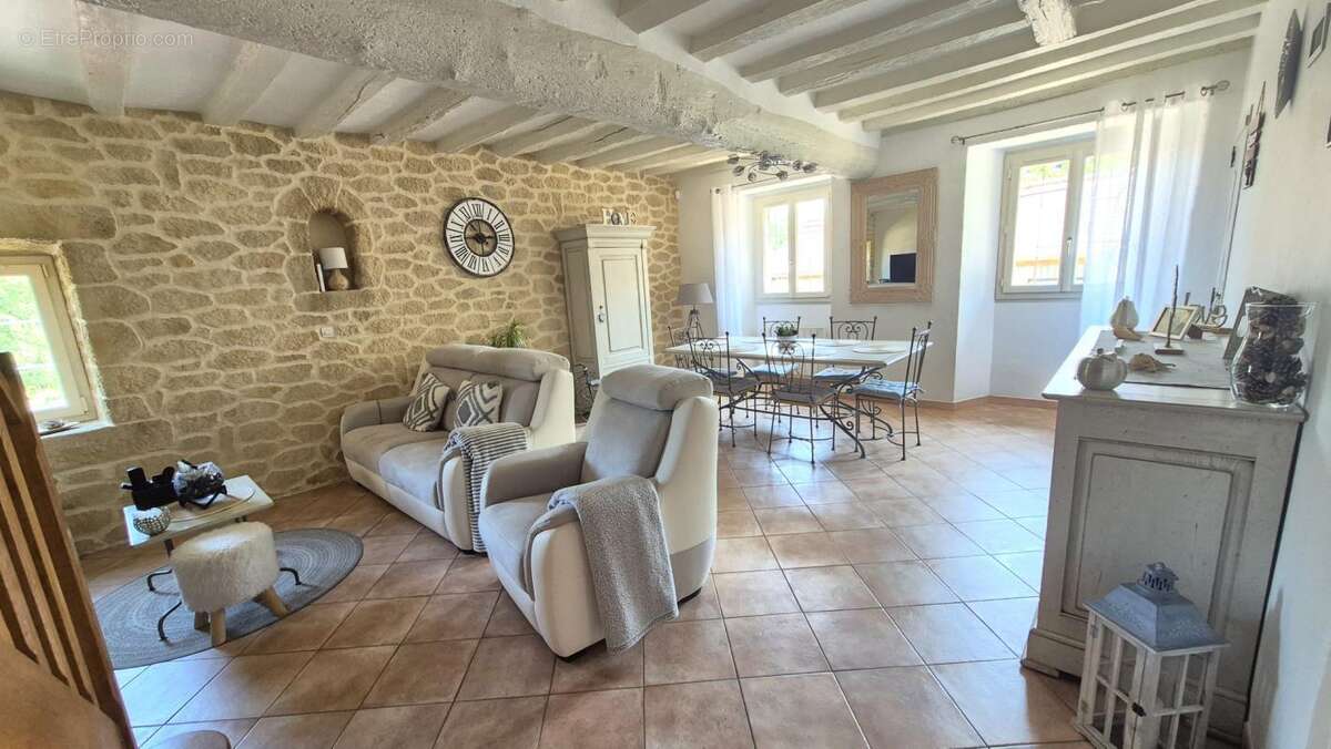 Le cachet de l'ancien à 6 minutes de La Suze-sur-Sarthe - photo 2