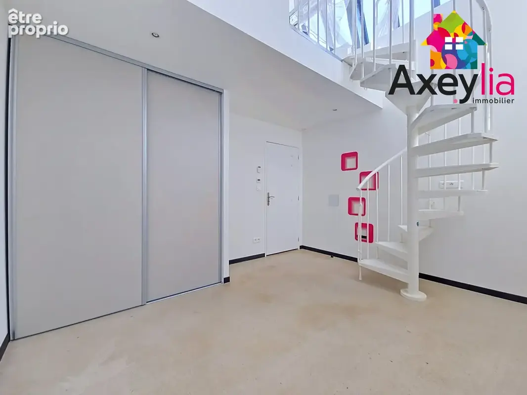 A vendre - centre roanne - maison type loft avec 3 chambres - photo 11