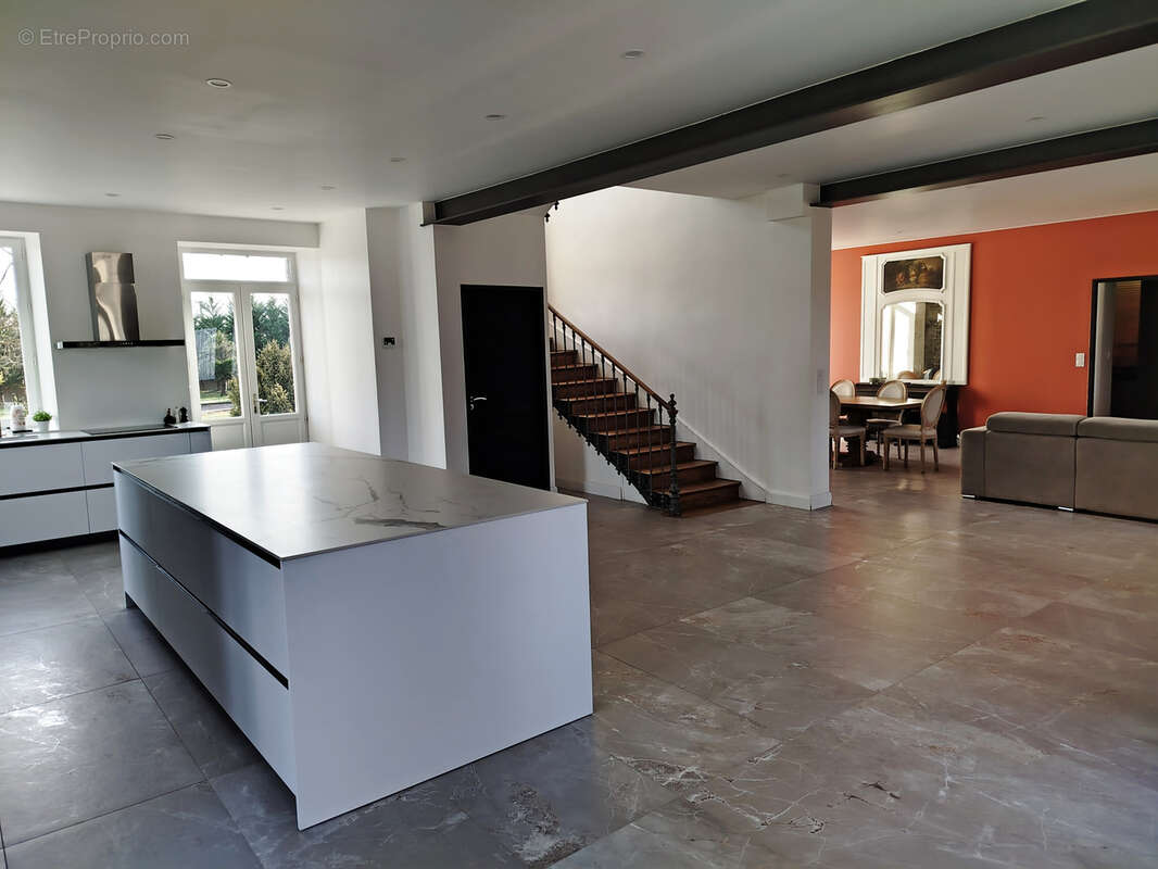 Maison à CHAMPS-SUR-YONNE