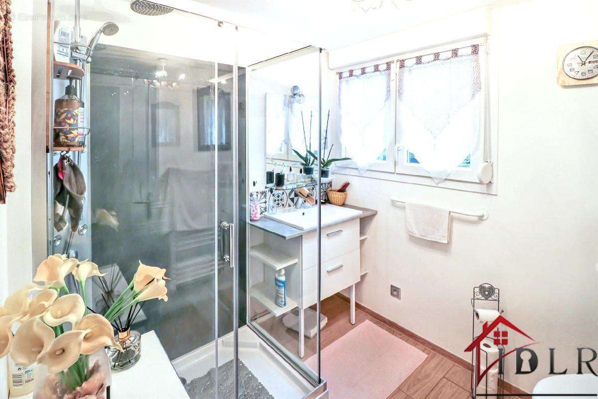 Maison à GRANGES-SUR-VOLOGNE