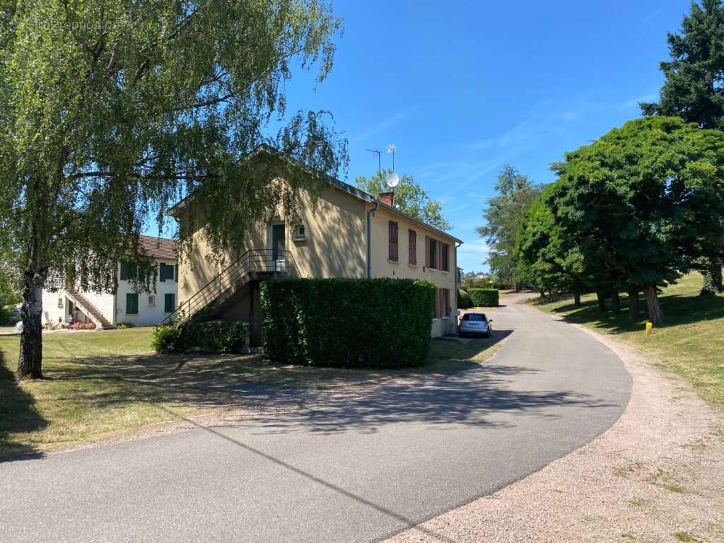 Appartement t4 74m2 le creusot - photo 2