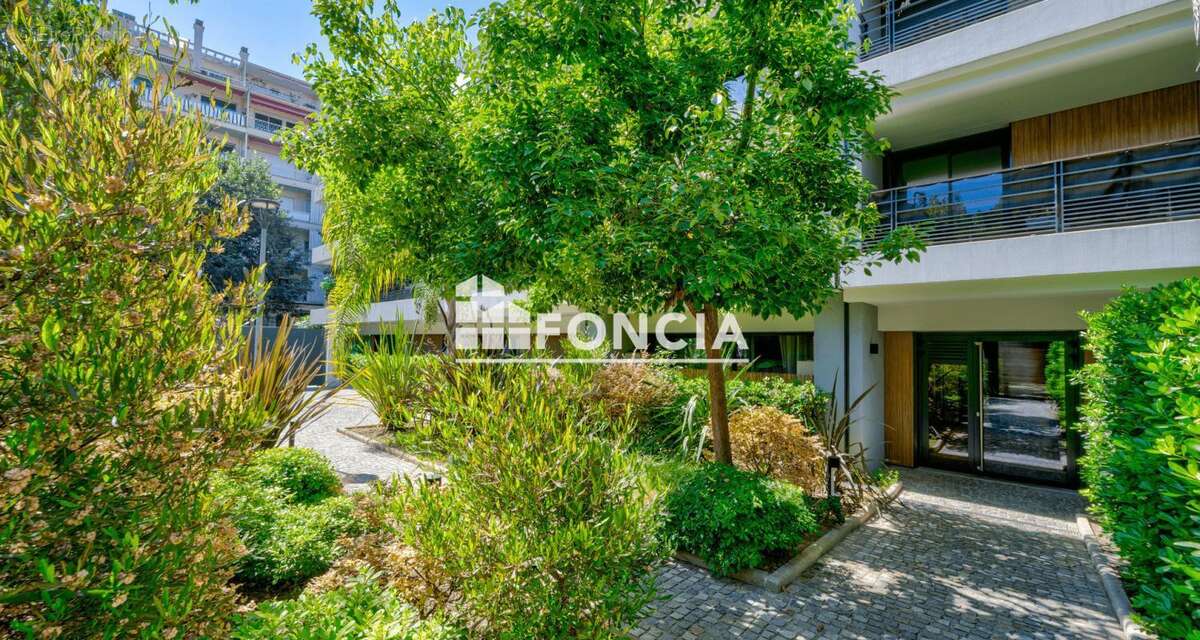 Cannes centre marechal juin/lacour/cirrode t2 de 32 m2+terrasse 10m2+parking rés. standing neuve villa canoa - photo 5