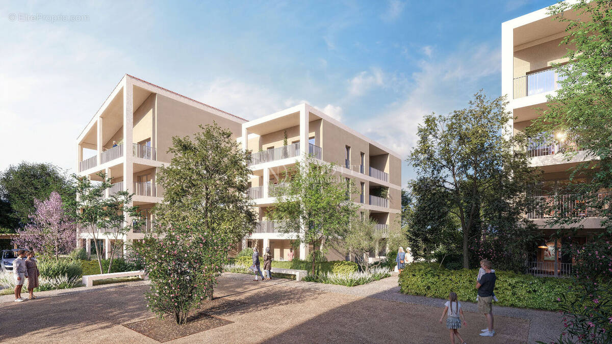 Appartement à LA ROQUE-D&#039;ANTHERON