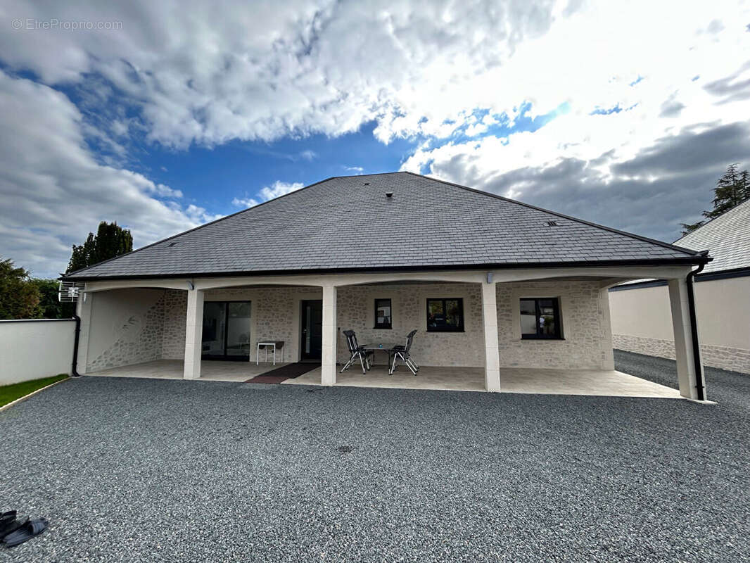 Maison à NEUVY-EN-SULLIAS