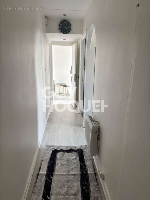 Appartement à LES PAVILLONS-SOUS-BOIS