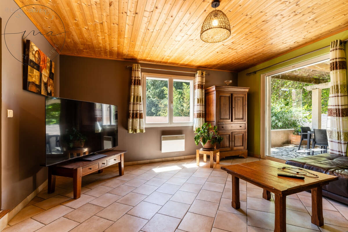 Lignan-sur-Orb   Maison de caractère 215 m2, 5 chambres, piscine, terrain 983 m2 - photo 23