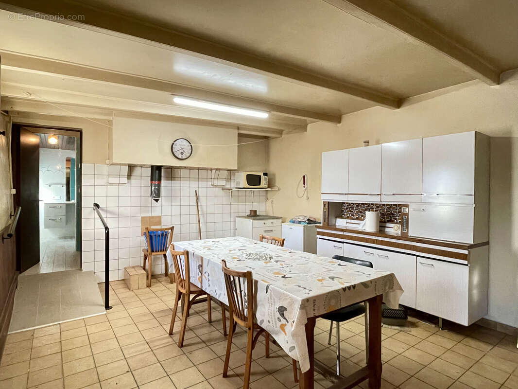 Maison à LA CHAPELLE-BATON