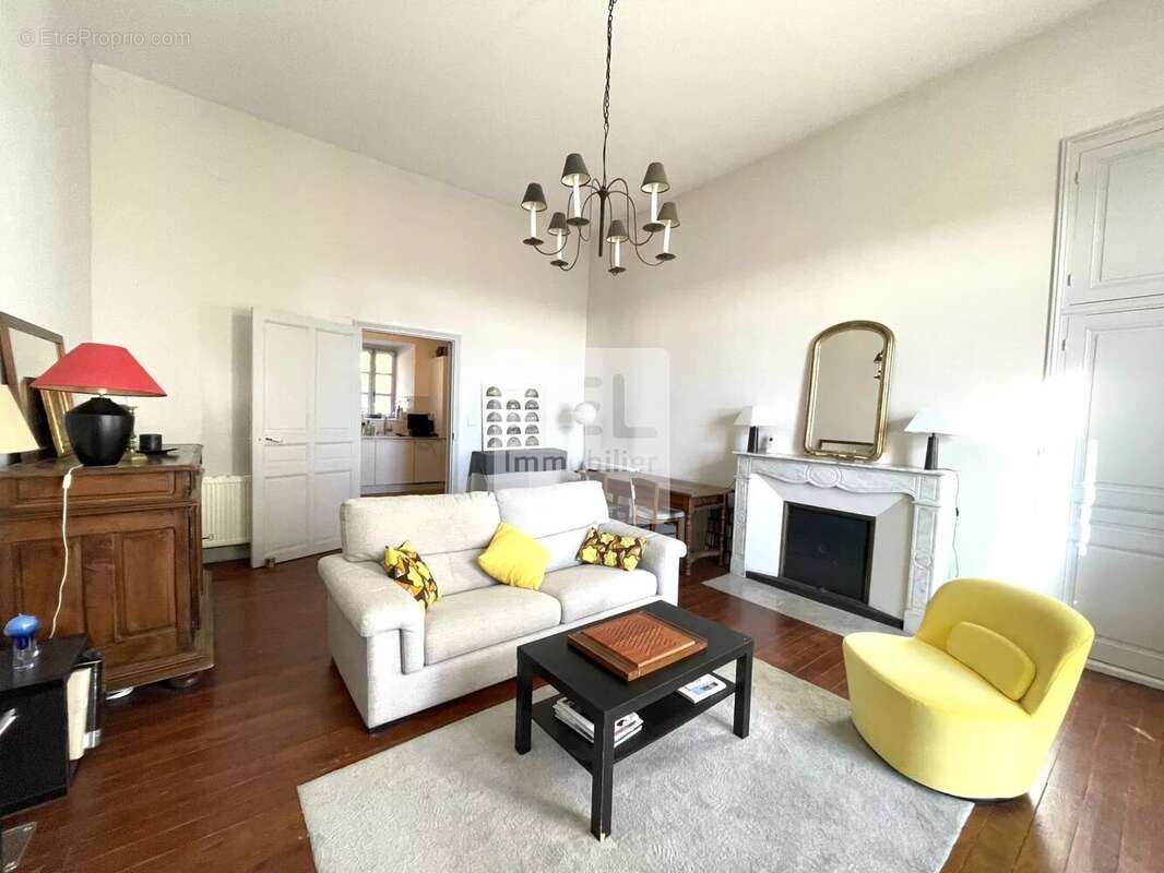 Appartement à VILLENEUVE-LES-AVIGNON