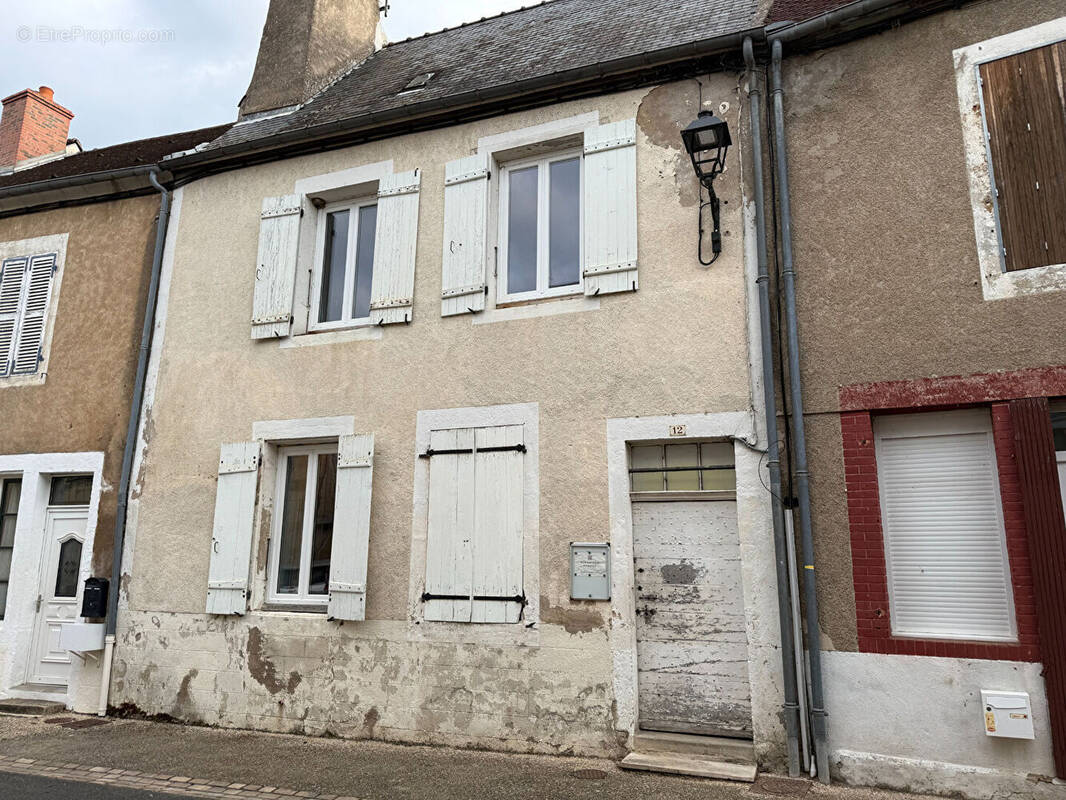 Appartement à MOULINS-ENGILBERT