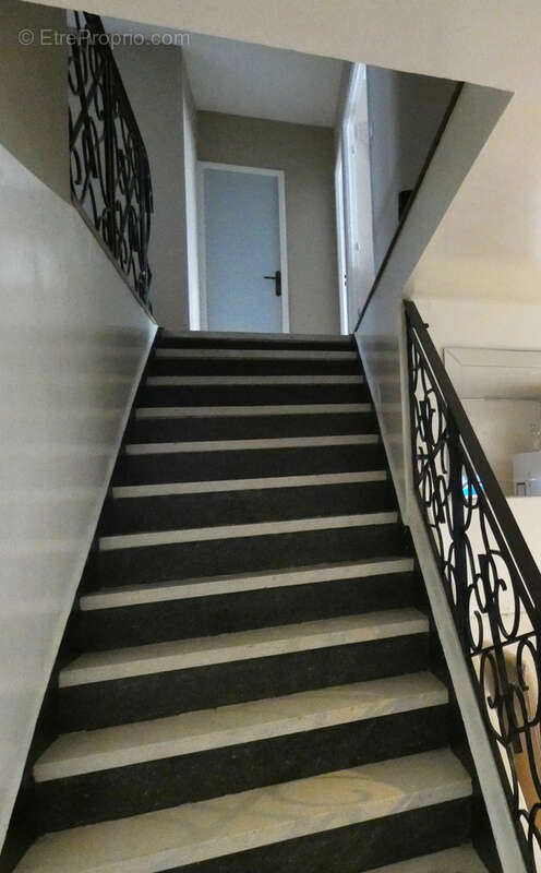 Maison à SAINT-LEON-SUR-L'ISLE