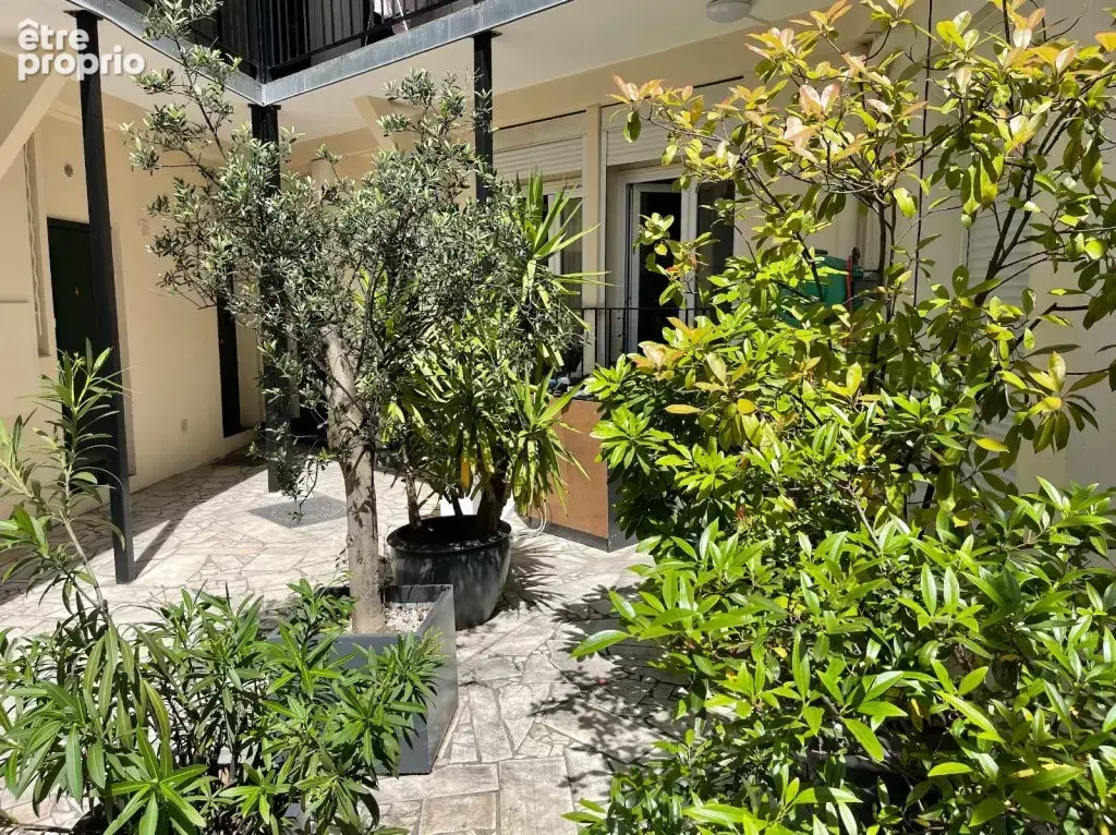 Vente – Immeuble mixte de rapport – 619 m² 2 730 000 € – Saint-Denis - photo 3