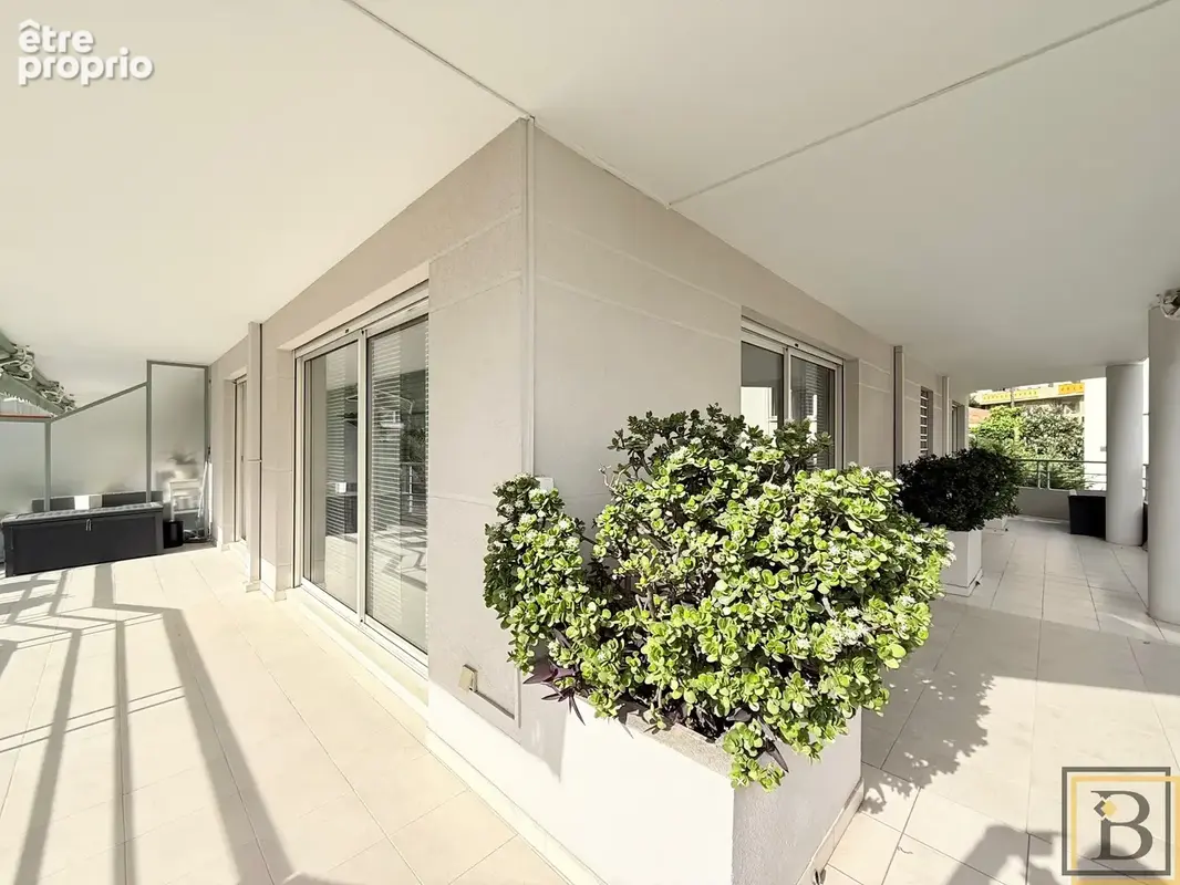 Le Cannet Grande-Bretagne   Spacieux 3 pièces de 82 m2 avec terrasse de 48 m2 - photo 10