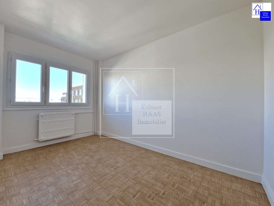 Chambre 1 - Appartement à MAISONS-ALFORT