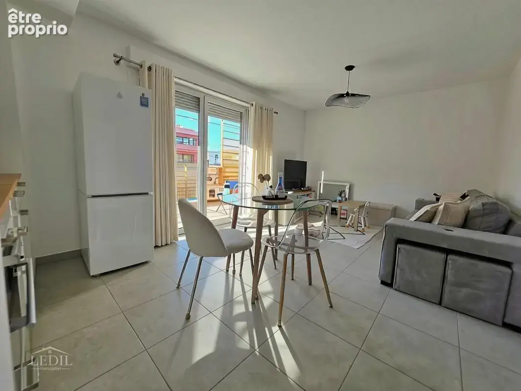 T2 de 41,6 m² avec terrasse de 11m² et garage dans une résidence récente - photo 3