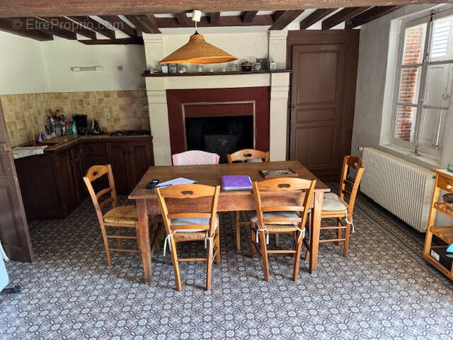 Maison de 205 m2 - 7 pièces avec 4 chambres - Dépendances - photo 8