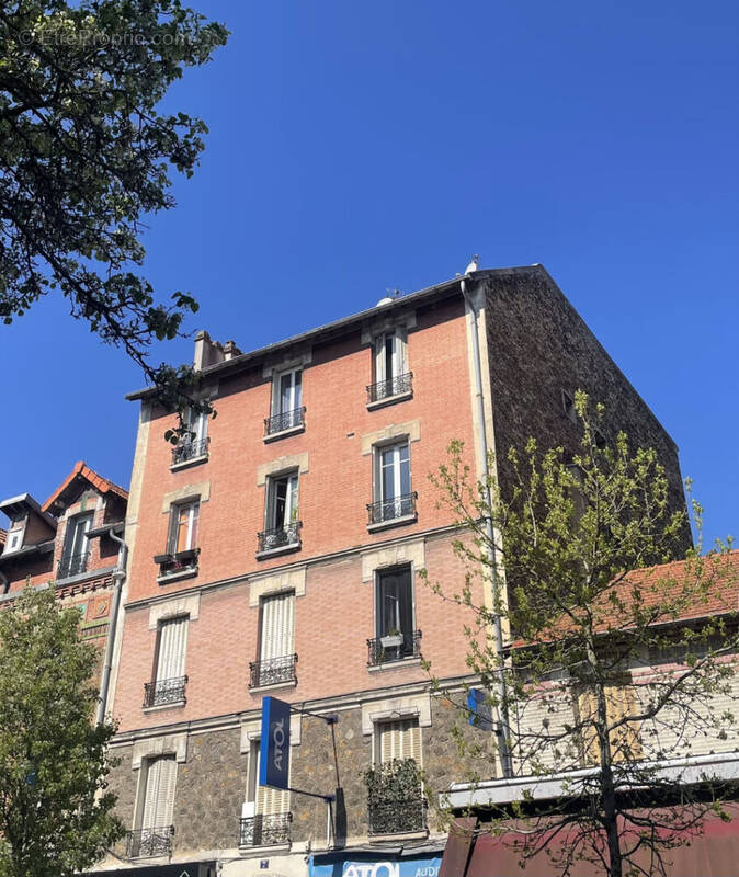 Appartement à LES PAVILLONS-SOUS-BOIS