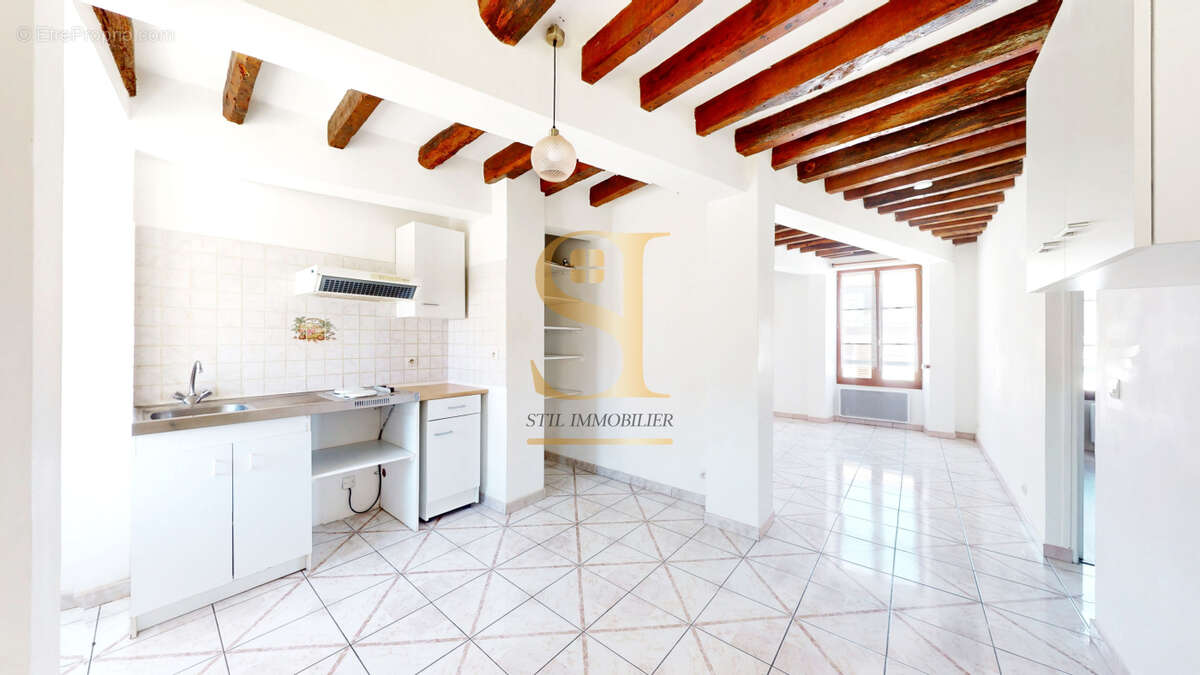 Appartement à HERICY