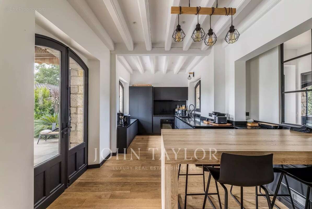 Maison à CARBON-BLANC