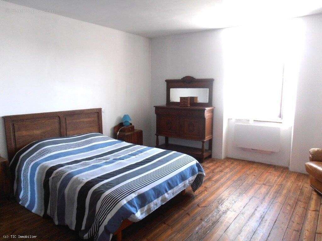 Maison à SAUZE-VAUSSAIS