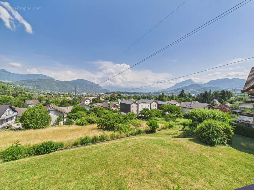 T3 entièrement rénové   68 m2   Balcon avec vue dégagée - photo 5