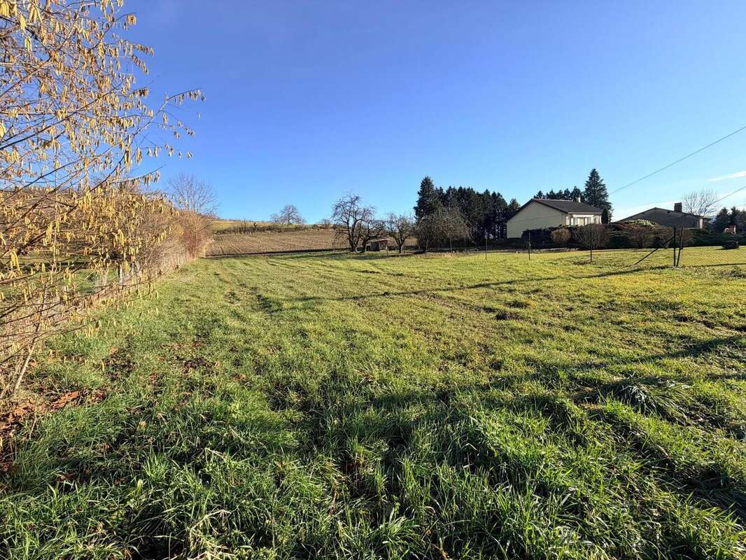 Photo 2 - Terrain à LUZILLAT
