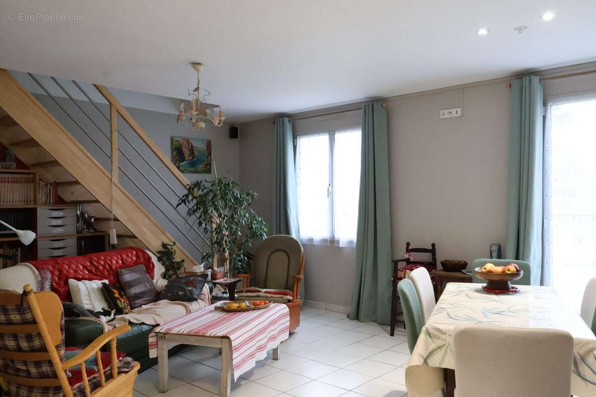 Maison 121 m² à Courlon-Sur-Yonne  - photo 2
