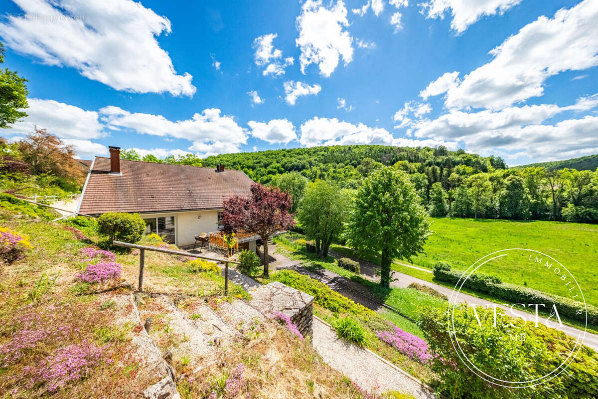 Maison à VAL-SUZON