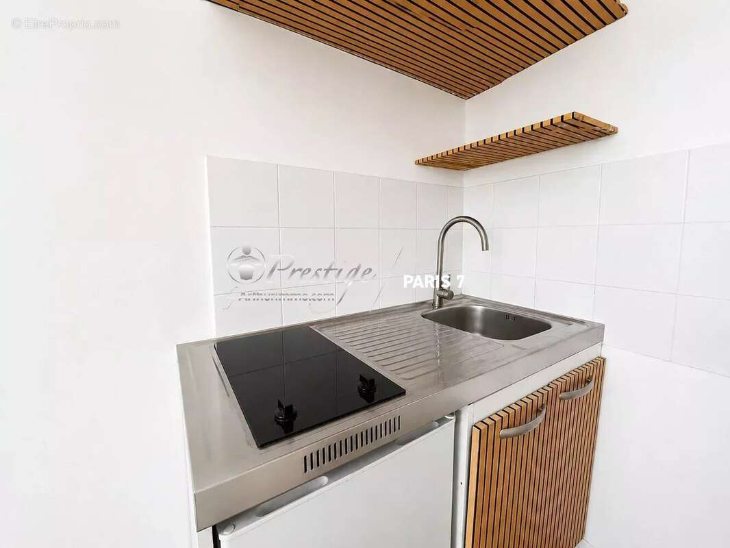 Studio - marx dormoy - 75018 - 13,56 m² - photo 2