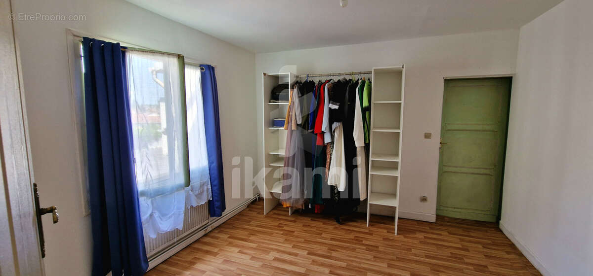 WAZIERS 59119 MAISON 165 m2 4 Chambres, bureau, Garage, Atelier, Jardin - photo 8