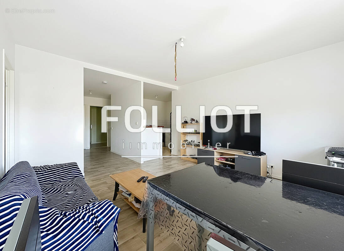 Appartement à DONVILLE-LES-BAINS